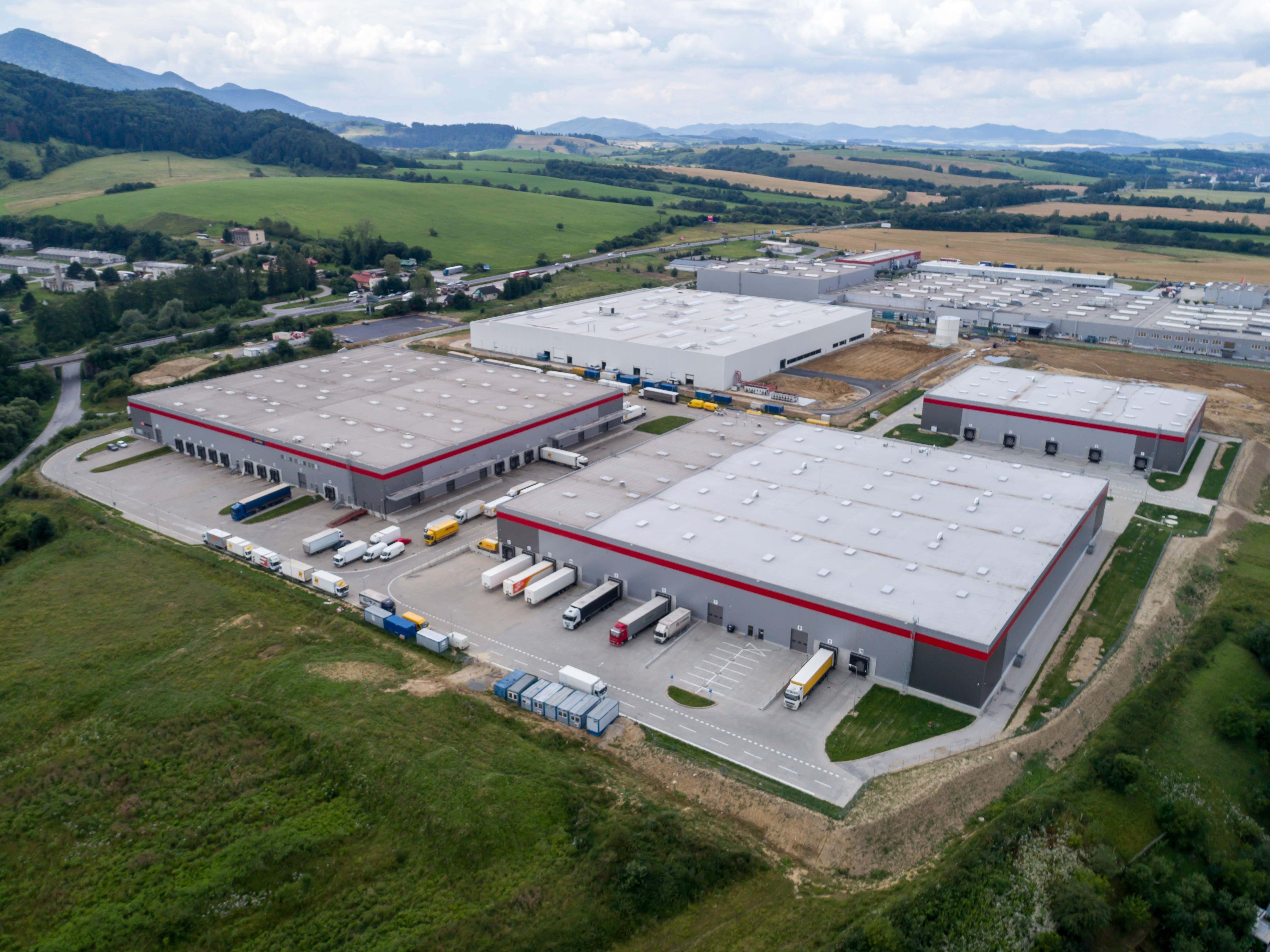 Three long-term customers give seal of approval to P3 by renewing leases in 2024